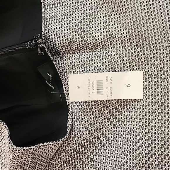 Ann Taylor fitted pencil skirt with graphic textured print - Picture 4 of 4